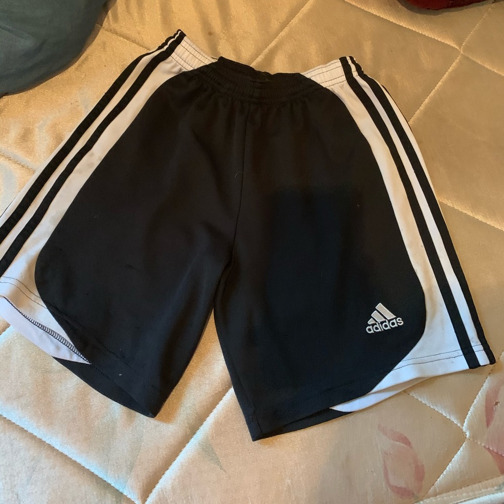 Adidas shorts🤍